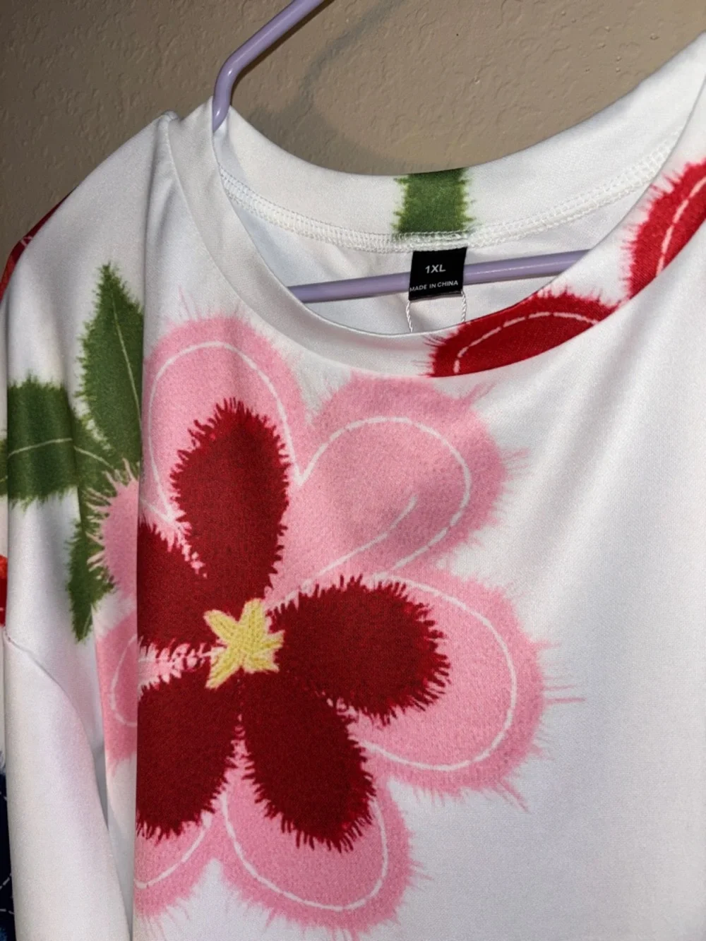 NWT Emery Rose floral print sweatshirt, often marketed as a mid-mod or bohemian - Picture 3 of 11